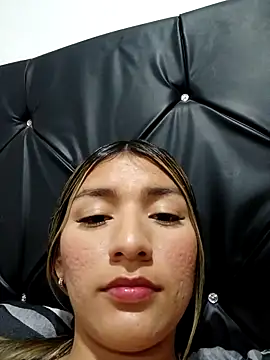 Snapshot of GIRL_DONCELLA chatting on January 29, 2025, 11:04 pm GIRL DONCELLA online show from January 29, 2025, 11:04 pm