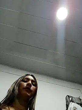 Snapshot of GIRL_DONCELLA chatting on January 30, 2025, 11:02 pm GIRL DONCELLA online show from January 30, 2025, 11:02 pm