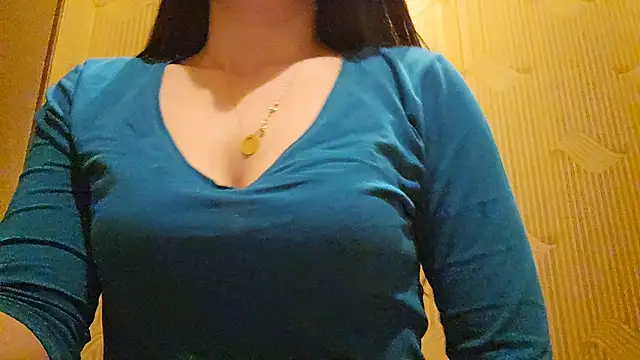 Snapshot of AlejandraDelaney chatting on March 15, 2025, 4:21 pm AlejandraDelaney online show from March 15, 2025, 4:21 pm