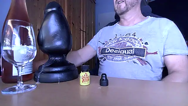 Snapshot of Tom_PP_cgn chatting on September 18, 2025, 9:39 pm Tom PP cgn online show from September 18, 2025, 9:39 pm