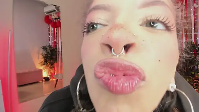 Sapphire Venuss online show from February 16, 2026, 12:40 am