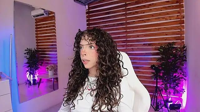 Sapphire Venuss online show from April 1, 2026, 1:39 am