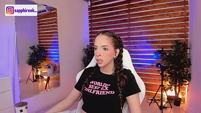 Snapshot of Sapphire_Venuss chatting on May 12, 2026, 1:47 am Sapphire Venuss online show from May 12, 2026, 1:47 am