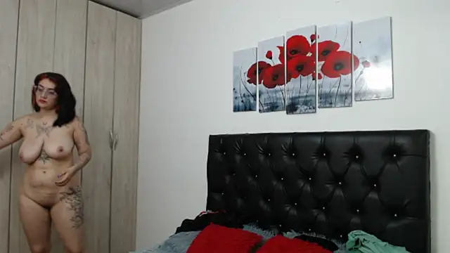 lily f00x online show from November 27, 2025, 12:29 pm