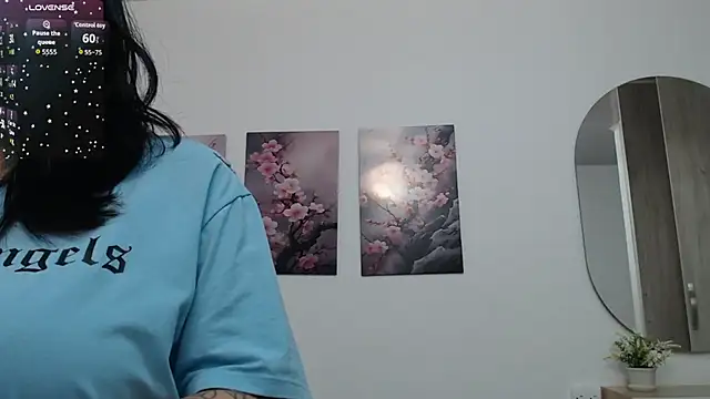 lily f00x online show from February 19, 2026, 12:34 pm