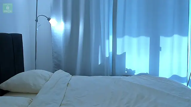 erika hoiree online show from April 14, 2026, 7:36 am