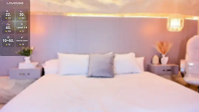 AnahinClar online show from May 27, 2026, 12:13 pm