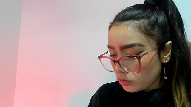 Snapshot of teffy_lee chatting on December 30, 2024, 8:25 pm teffy lee online show from December 30, 2024, 8:25 pm