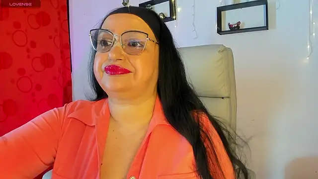 Gia Nahomi online show from February 1, 2026, 9:35 pm