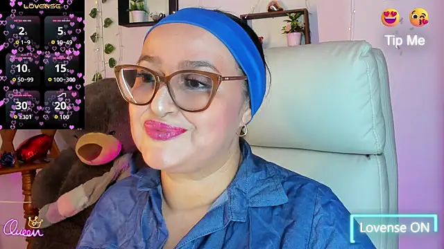 Snapshot of Gia_Nahomi chatting on May 8, 2026, 10:37 pm Gia Nahomi online show from May 8, 2026, 10:37 pm