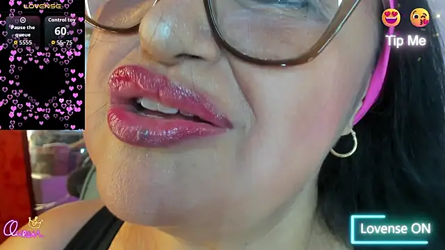 Snapshot of Gia_Nahomi chatting on May 19, 2026, 9:21 pm Gia Nahomi online show from May 19, 2026, 9:21 pm