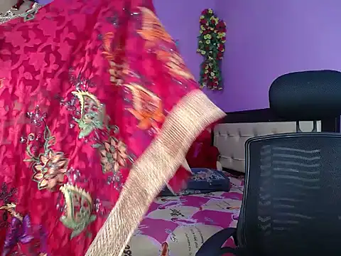 Hot Maleka online show from February 16, 2026, 4:47 pm