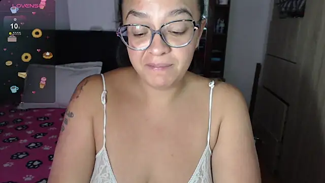 Snapshot of miia-big1boobs_ chatting on February 18, 2025, 12:59 am miia-big1boobs  online show from February 18, 2025, 12:59 am