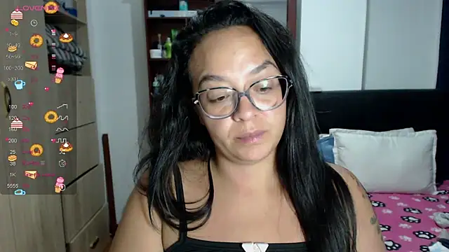 Snapshot of miia-big1boobs_ chatting on February 22, 2025, 1:33 am miia-big1boobs  online show from February 22, 2025, 1:33 am