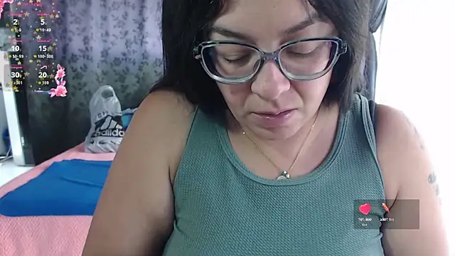 Snapshot of miia-big1boobs_ chatting on October 24, 2025, 6:59 pm miia-big1boobs  online show from October 24, 2025, 6:59 pm