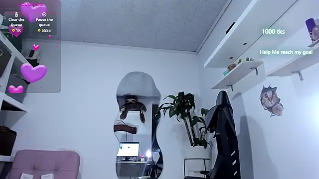 emily palmeer online show from September 24, 2025, 10:51 am