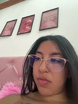 Tamara Roberts1 online show from December 8, 2024, 8:36 pm