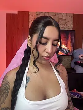 Snapshot of Tamara_Roberts1 chatting on May 13, 2026, 11:11 pm Tamara Roberts1 online show from May 13, 2026, 11:11 pm