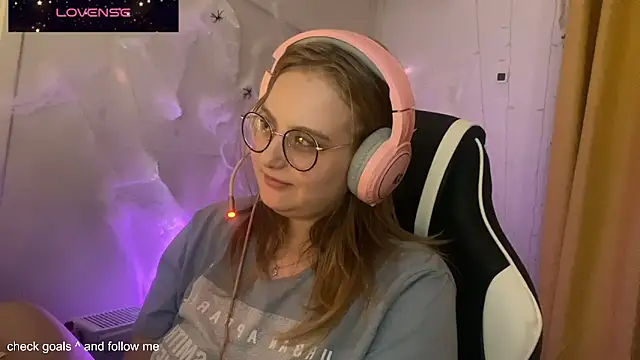 JacyWinslat online show from October 30, 2025, 5:46 pm