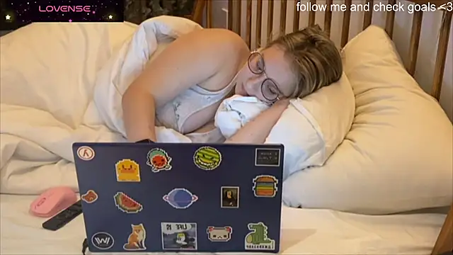 JacyWinslat online show from January 11, 2026, 12:10 pm