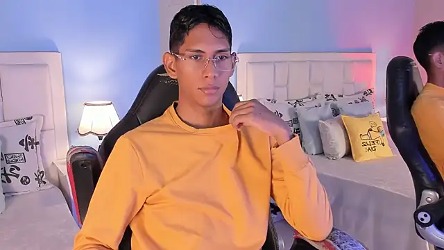 Nick Collins18 online show from October 13, 2025, 5:35 pm