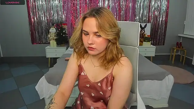 Snapshot of Sweet_muffin00 chatting on December 7, 2024, 2:09 am Sweet muffin00 online show from December 7, 2024, 2:09 am