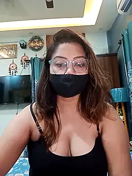 Cute-mona online show from May 12, 2026, 10:34 am