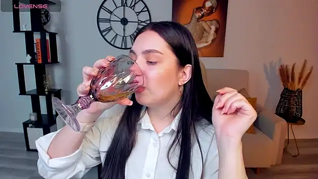 DaniellaLovely online show from March 12, 2025, 2:23 pm