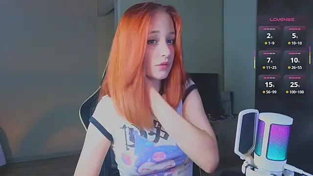 Snapshot of MaryRace chatting on July 17, 2026, 5:40 pm MaryRace online show from July 17, 2026, 5:40 pm