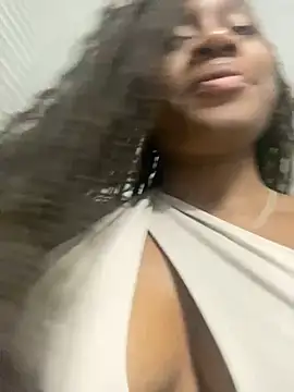 EscorpiLeoncita online show from October 3, 2025, 4:53 am