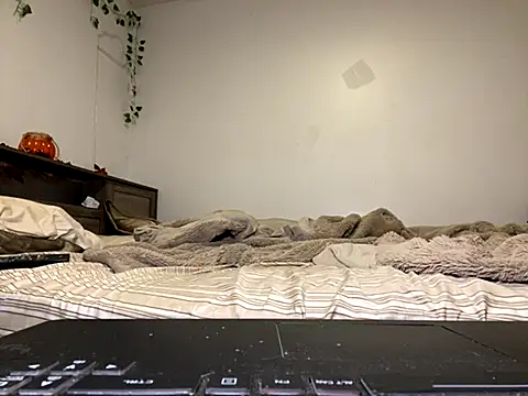 Kittyymaze1 online show from October 2, 2025, 12:12 pm