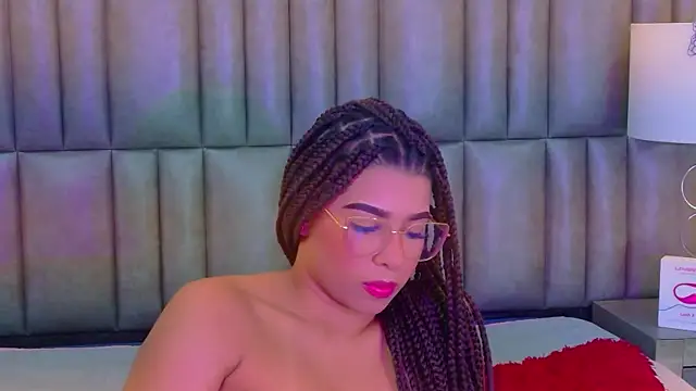 TiaraRosse online show from February 8, 2026, 4:05 am