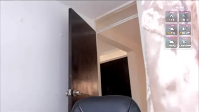 DianaDirty1 online show from October 16, 2025, 3:57 pm