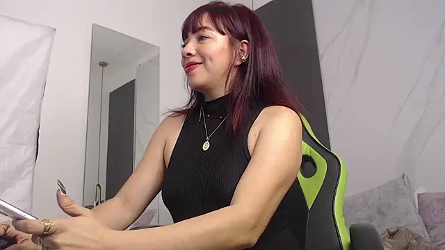 alma fenix online show from February 24, 2025, 6:15 pm