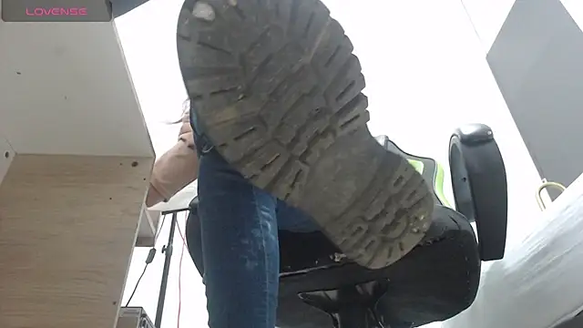 alma fenix online show from March 5, 2025, 12:22 pm