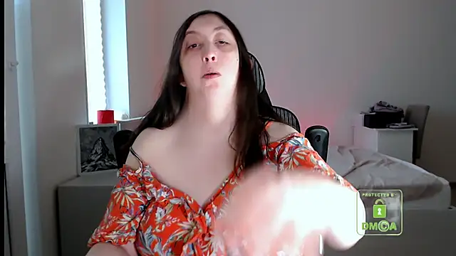 cute and hot online show from April 14, 2026, 3:18 pm