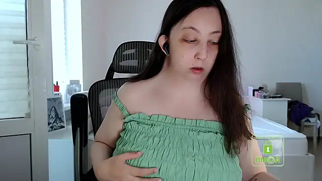 Snapshot of cute_and_hot chatting on June 11, 2026, 2:59 pm cute and hot online show from June 11, 2026, 2:59 pm