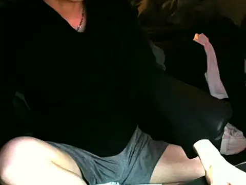 Snapshot of Ray175oo chatting on February 5, 2025, 4:47 pm Ray175oo online show from February 5, 2025, 4:47 pm