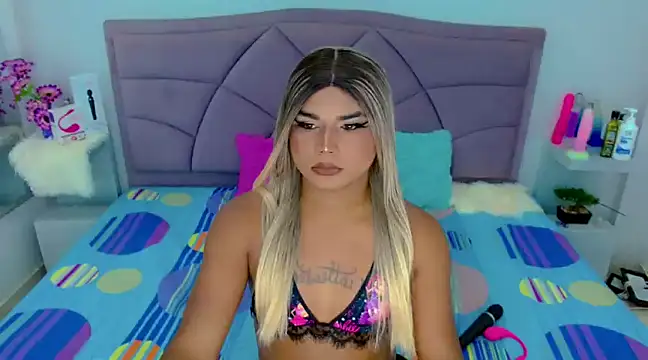 party duo trans online show from March 15, 2025, 8:54 pm