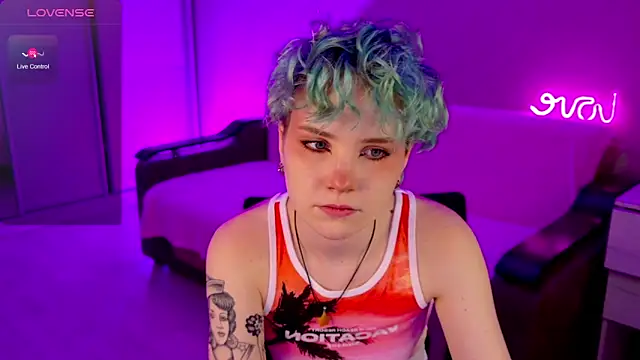 Snapshot of School_Love chatting on December 20, 2024, 1:11 pm School Love online show from December 20, 2024, 1:11 pm