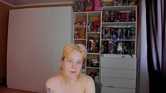 Snapshot of School_Love chatting on July 12, 2026, 8:16 am School Love online show from July 12, 2026, 8:16 am