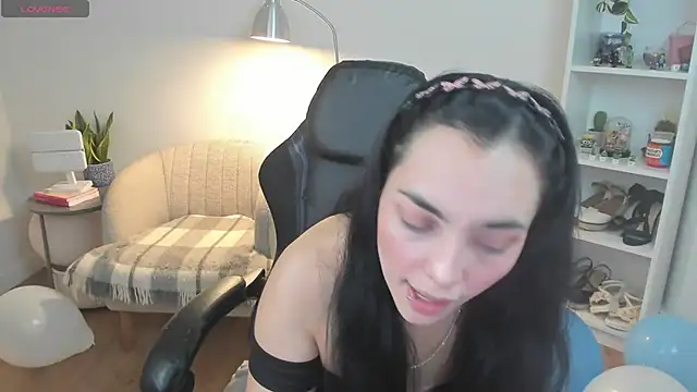  BellaEvans  online show from April 9, 2026, 6:19 am