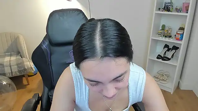 Snapshot of _BellaEvans_ chatting on May 4, 2026, 4:41 am BellaEvans online show from May 4, 2026, 4:41 am