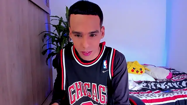 Snapshot of aldrinwhite chatting on April 29, 2026, 5:17 pm aldrinwhite online show from April 29, 2026, 5:17 pm