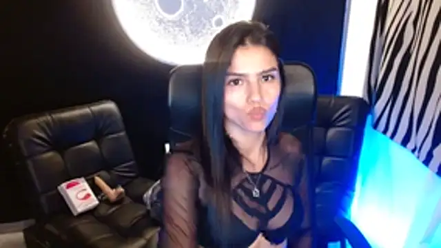 Snapshot of cloe_fox chatting on November 6, 2025, 6:36 am cloe fox online show from November 6, 2025, 6:36 am