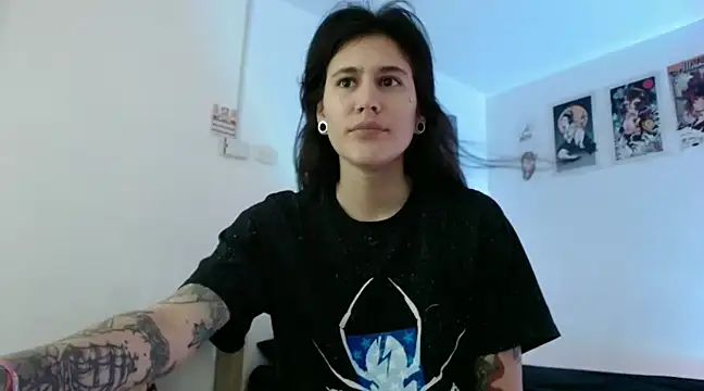 Snapshot of Julytattoo chatting on March 1, 2025, 4:00 pm Julytattoo online show from March 1, 2025, 4:00 pm