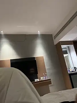 AHL756 online show from October 26, 2025, 1:28 pm