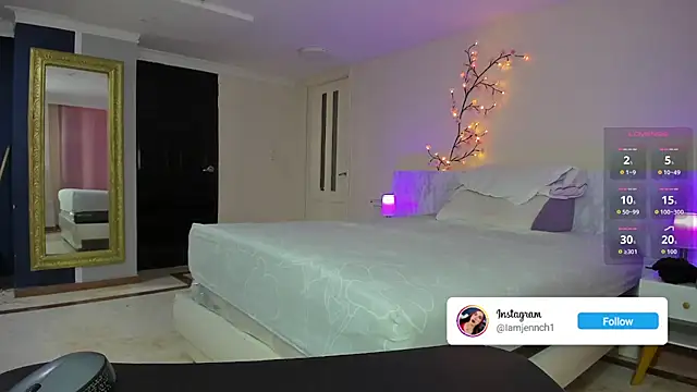 charolbruce 1 online show from December 3, 2025, 12:36 pm