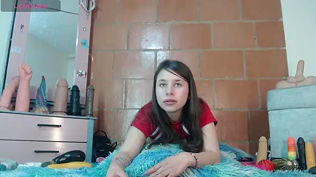 Snapshot of RubyEmerald chatting on February 13, 2026, 12:01 pm RubyEmerald online show from February 13, 2026, 12:01 pm