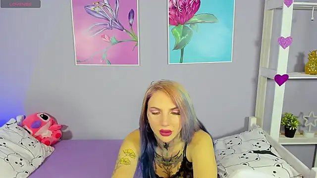 Snapshot of AnneTenet chatting on December 5, 2024, 7:38 am AnneTenet online show from December 5, 2024, 7:38 am